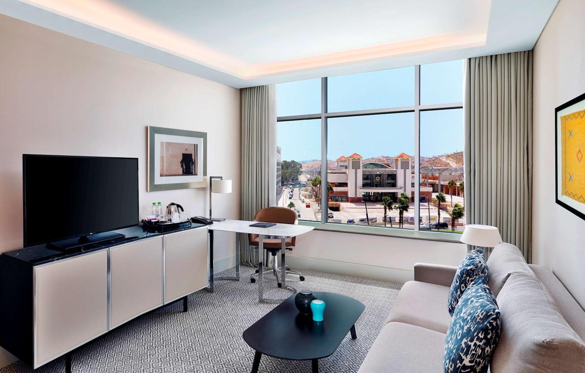 希尔顿丹吉尔市中心酒店公寓 外观 照片 Living room